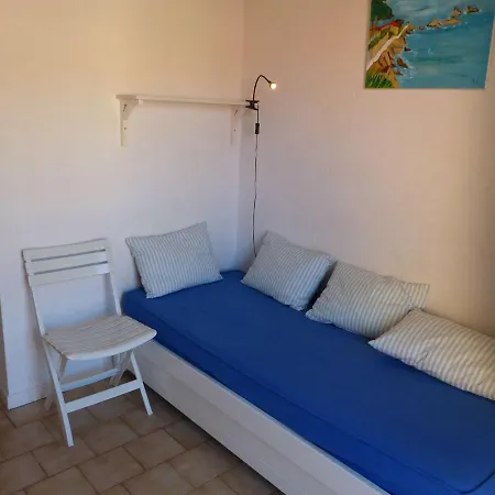 Appartement Joli Au Lavandou Centre - 2 Chambres, Terrasse Sud Et Garage - Fr-1-308-109
