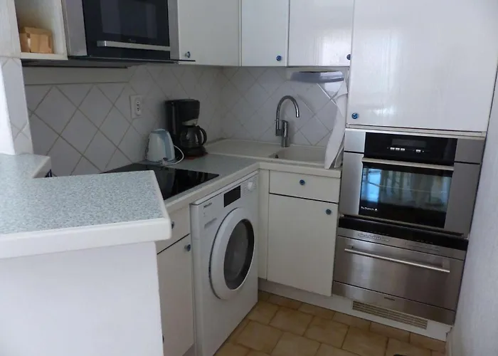 Familial Proche Au Lavandou Avec Terrasse Et Garage - Fr-1-308-109