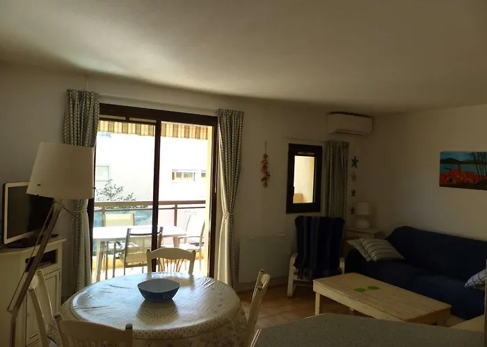 Familial Proche Au Lavandou Avec Terrasse Et Garage - Fr-1-308-109